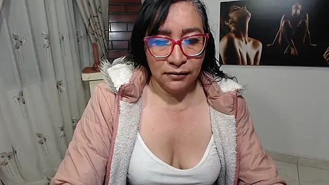 Snapshot of Grace_mature_milf chatting on October 4, 10:28 am Grace mature milf online show from October 4, 10:28 am