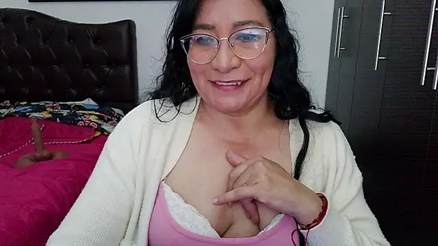 Snapshot of Grace_mature_milf chatting on July 17, 12:08 am Grace mature milf online show from July 17, 12:08 am