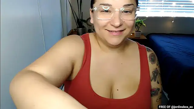 Snapshot of MoonBalloons chatting on June 28, 2:18 am MoonBalloons online show from June 28, 2:18 am