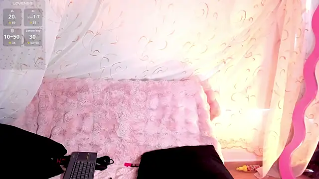 kinkyboat23 online show from December 20, 7:39 pm