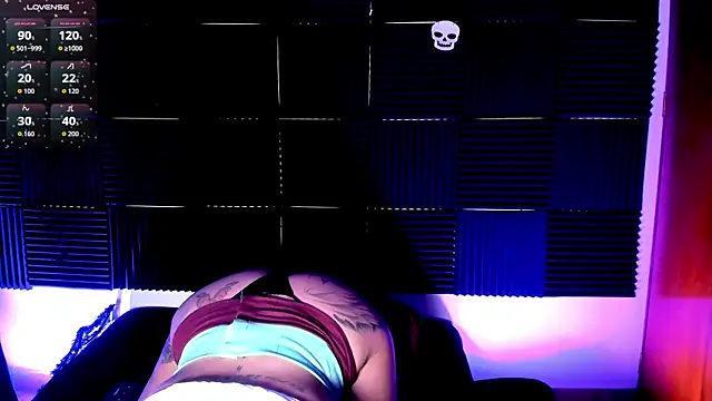 kinkyboat23 online show from October 31, 8:27 pm