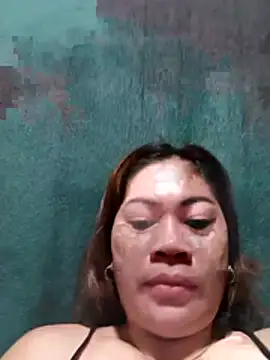 Snapshot of sexybitch_02 chatting on June 15, 11:26 pm sexybitch 02 online show from June 15, 11:26 pm
