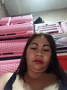 Snapshot of sexybitch_02 chatting on February 14, 6:08 pm sexybitch 02 online show from February 14, 6:08 pm