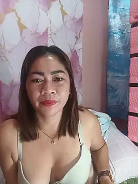 sexybitch 02 online show from May 22, 7:45 pm