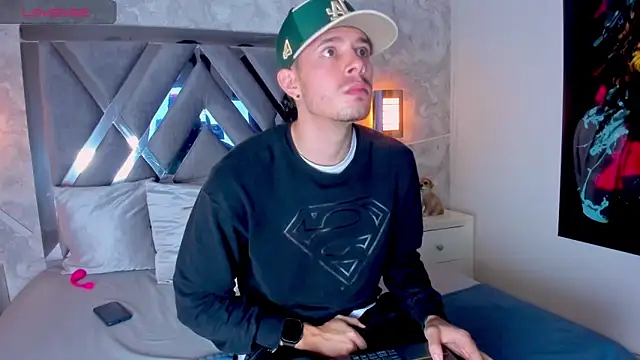 nils saint online show from November 14, 4:49 am