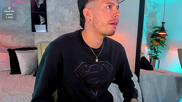 nils saint online show from December 1, 2:12 am