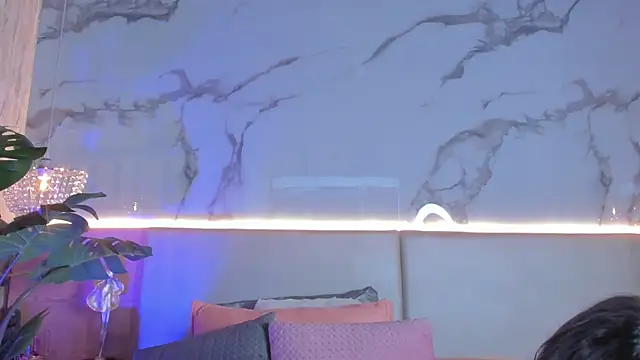 ValSmith  online show from February 25, 3:40 am