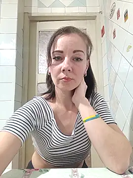 Adeline3302 online show from April 7, 10:22 pm