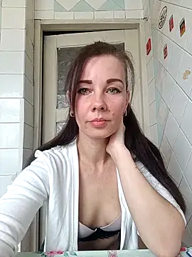 Adeline3302 online show from April 17, 12:19 pm