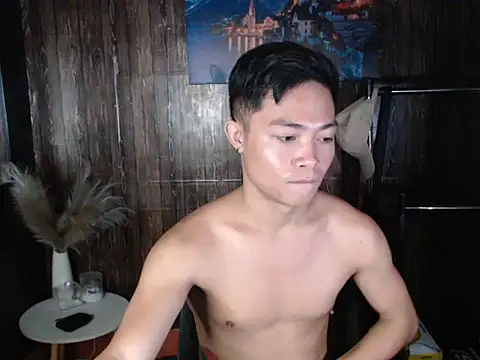 hotzachery online show from December 19, 4:16 am