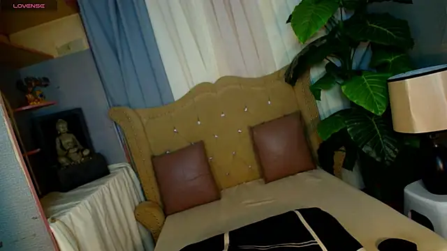 Snapshot of UrMassiveCockSabrinaOnTop chatting on September 23, 6:26 pm UrMassiveCockSabrinaOnTop online show from September 23, 6:26 pm