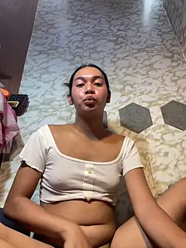 Snapshot of youryummybaby chatting on December 14, 8:31 am youryummybaby online show from December 14, 8:31 am