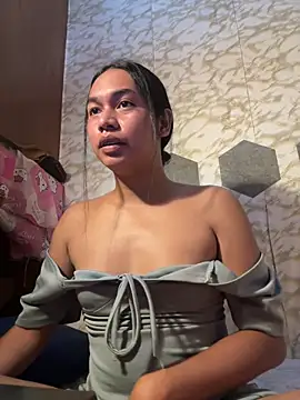 Snapshot of youryummybaby chatting on March 4, 6:54 am youryummybaby online show from March 4, 6:54 am