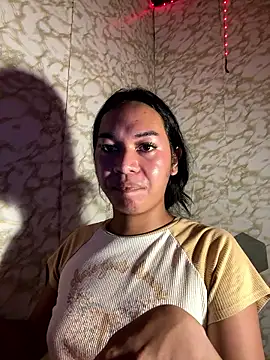 Snapshot of youryummybaby chatting on January 17, 9:57 am youryummybaby online show from January 17, 9:57 am