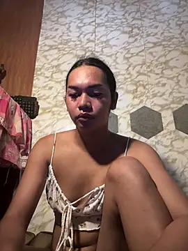 Snapshot of youryummybaby chatting on January 13, 11:41 pm youryummybaby online show from January 13, 11:41 pm