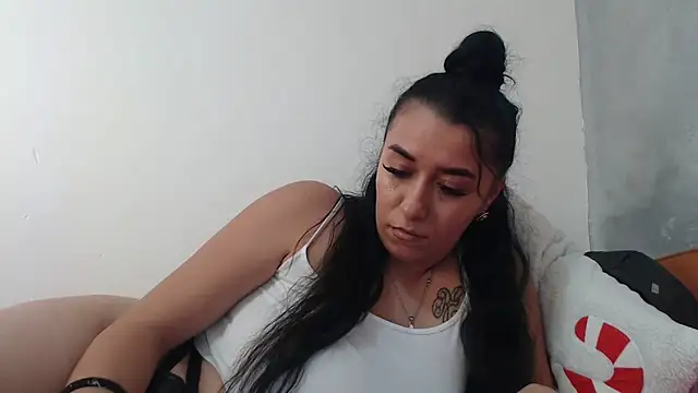 Maryem637048 online show from November 24, 1:22 pm