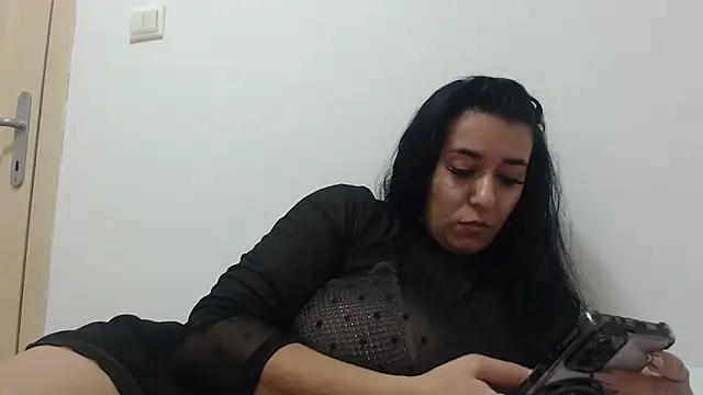 Maryem637048 online show from December 1, 1:56 pm