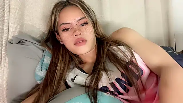 Snapshot of serpenthena_goddess chatting on November 9, 1:09 am serpenthena goddess online show from November 9, 1:09 am