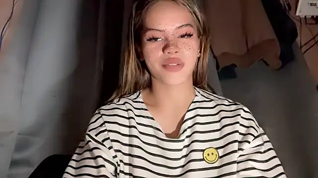 Snapshot of serpenthena_goddess chatting on November 8, 1:03 pm serpenthena goddess online show from November 8, 1:03 pm