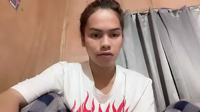 Snapshot of serpenthena_goddess chatting on November 9, 9:52 pm serpenthena goddess online show from November 9, 9:52 pm