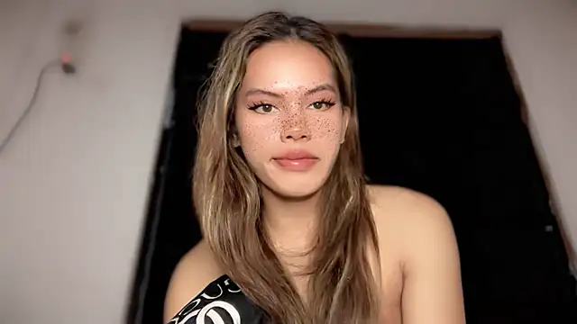 Snapshot of serpenthena_goddess chatting on November 25, 10:48 am serpenthena goddess online show from November 25, 10:48 am