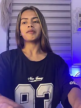 Snapshot of serpenthena_goddess chatting on October 26, 4:18 pm serpenthena goddess online show from October 26, 4:18 pm