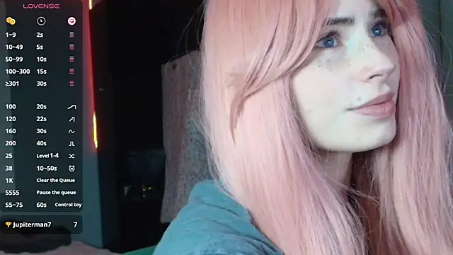 Snapshot of PieraMarch chatting on February 10, 7:13 pm PieraMarch online show from February 10, 7:13 pm