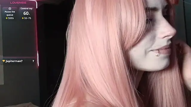 Snapshot of PieraMarch chatting on February 18, 7:32 pm PieraMarch online show from February 18, 7:32 pm