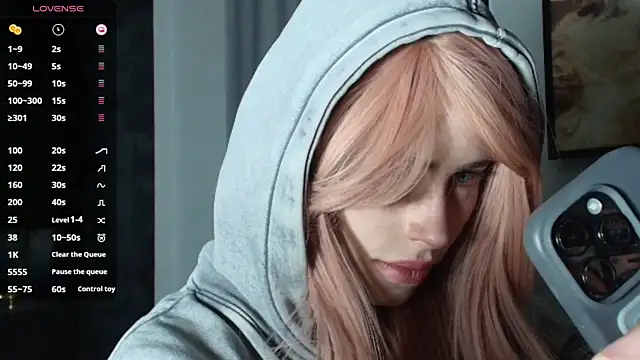 PieraMarch online show from December 2, 8:10 pm