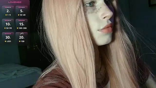 Snapshot of PieraMarch chatting on February 24, 7:15 pm PieraMarch online show from February 24, 7:15 pm