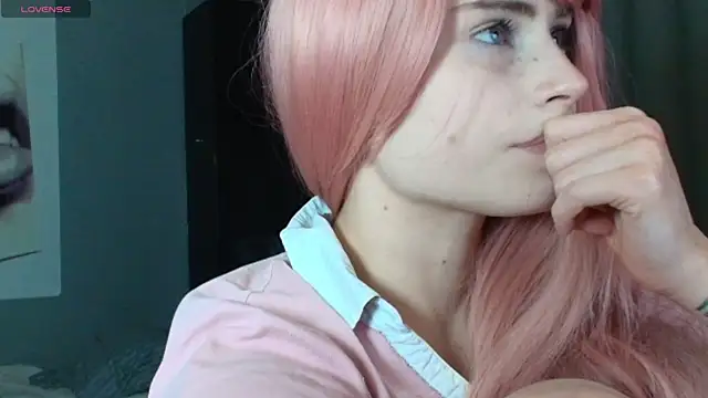 Snapshot of PieraMarch chatting on February 6, 8:49 pm PieraMarch online show from February 6, 8:49 pm