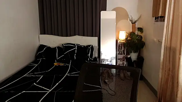 Snapshot of Ur_QueenCamilla chatting on November 11, 2:06 am Ur QueenCamilla online show from November 11, 2:06 am