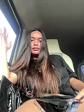 Snapshot of urasianlady chatting on October 25, 7:18 am urasianlady online show from October 25, 7:18 am