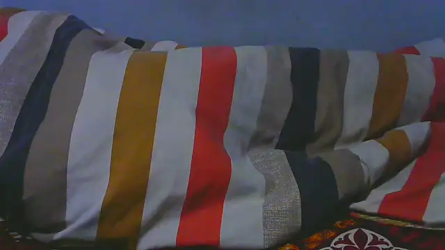 shy-lillyX22 online show from November 27, 11:49 pm