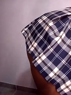 shy-lillyX22 online show from March 23, 6:46 am