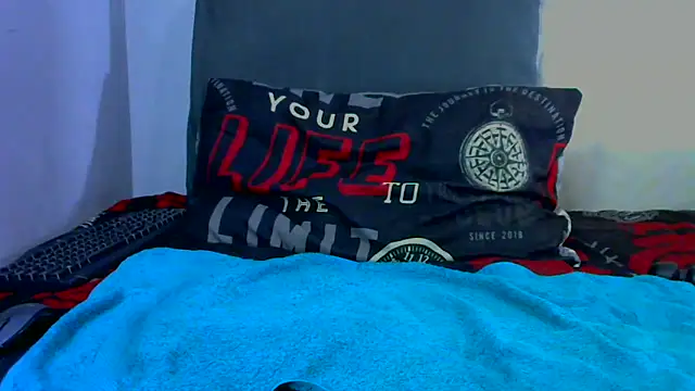 Snapshot of shy-lillyX22 chatting on October 18, 11:18 pm shy-lillyX22 online show from October 18, 11:18 pm
