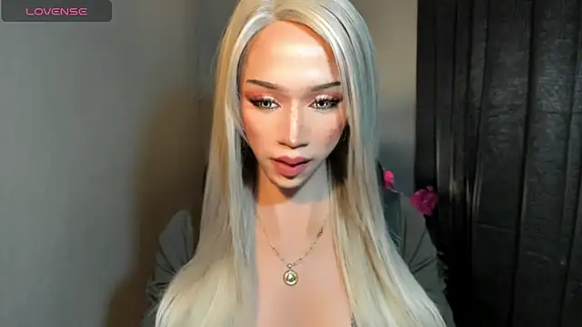AiraCumSlut online show from April 5, 2:35 pm