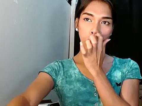 angelaxmonroe online show from April 17, 9:50 pm