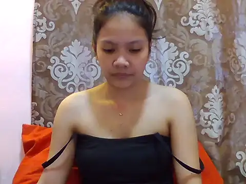 Snapshot of sweetcherry23 chatting on October 28, 12:00 am sweetcherry23 online show from October 28, 12:00 am