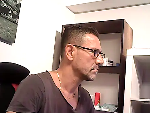 Snapshot of mastercharisma35 chatting on July 9, 10:59 am mastercharisma35 online show from July 9, 10:59 am