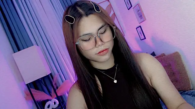 Snapshot of PrettyBlythes_TS chatting on April 23, 12:51 pm PrettyBlythes TS online show from April 23, 12:51 pm