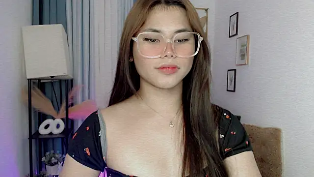 PrettyBlythes TS online show from April 3, 3:57 am