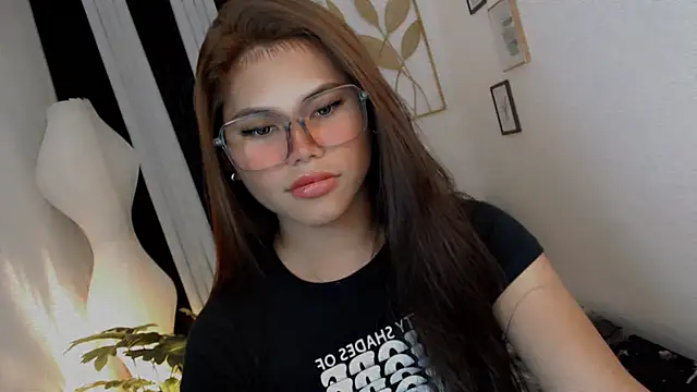 Snapshot of PrettyBlythes_TS chatting on June 22, 3:42 pm PrettyBlythes TS online show from June 22, 3:42 pm