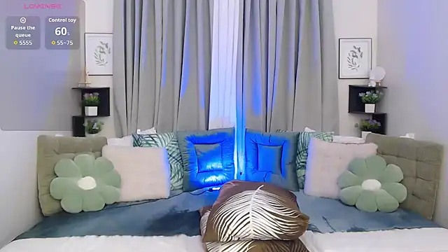 PrettyBlythes TS online show from October 22, 1:43 pm