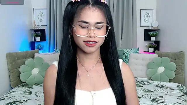 PrettyBlythes TS online show from October 14, 5:24 pm