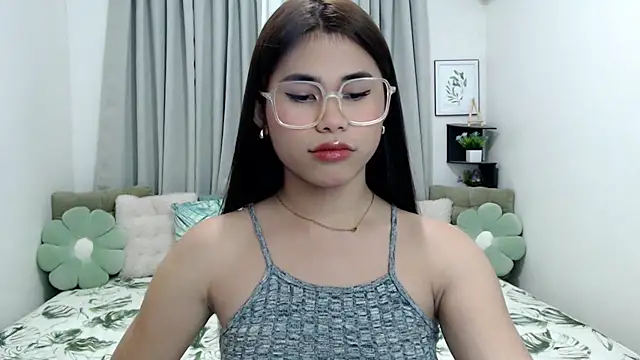 PrettyBlythes TS online show from December 15, 5:35 am