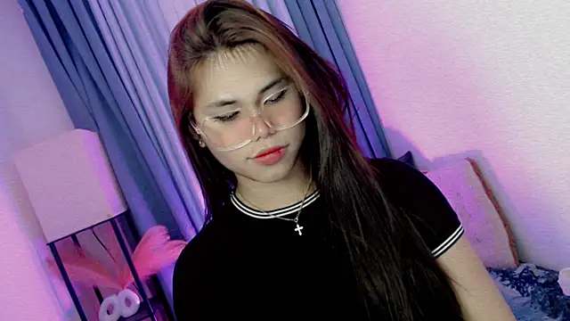 PrettyBlythes TS online show from March 9, 4:32 pm