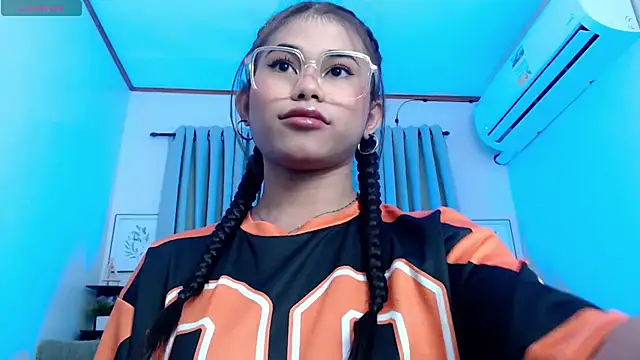 PrettyBlythes TS online show from November 17, 8:51 am