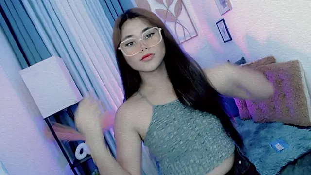 PrettyBlythes TS online show from April 10, 9:27 am