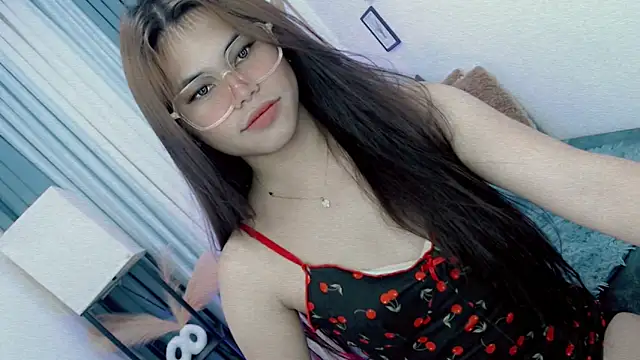 PrettyBlythes TS online show from April 1, 12:46 am